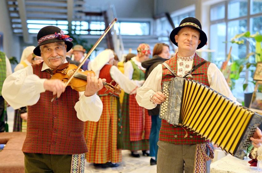  Alytaus folkloro ansamblis „Žvangucis” šventė 10-ies metų gimtadienį (foto+video)