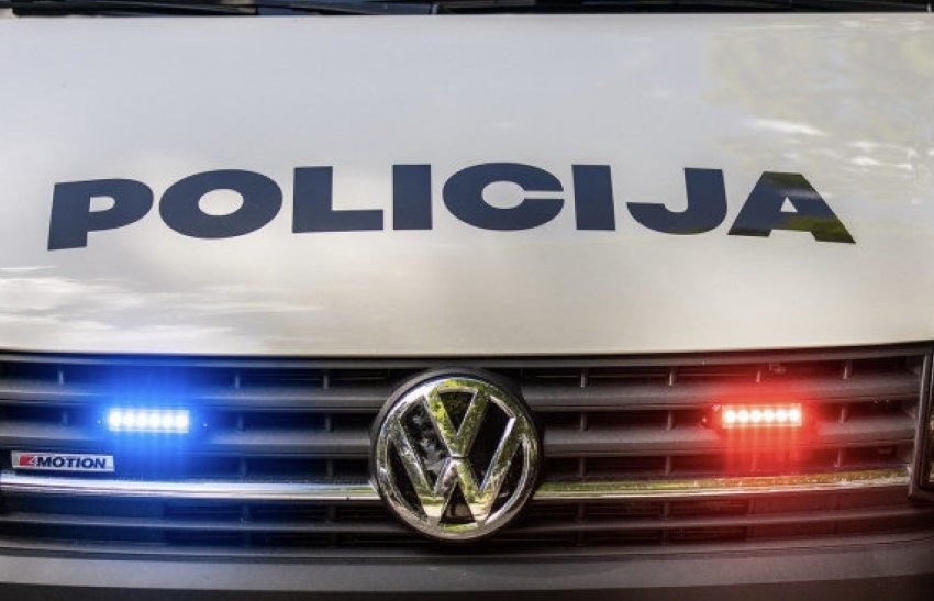  Lapkričio 3 dienos policijos suvestinėje –  pradurta policijos automobilio padanga ir graižtvinio šautuvo dingimas