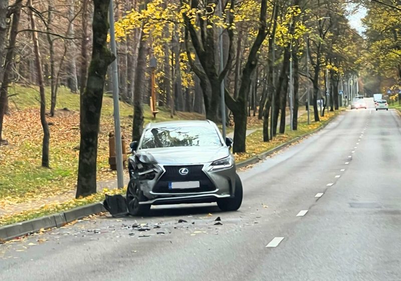  Alytaus Basanavičiaus gatvėje – paliktas automobilis