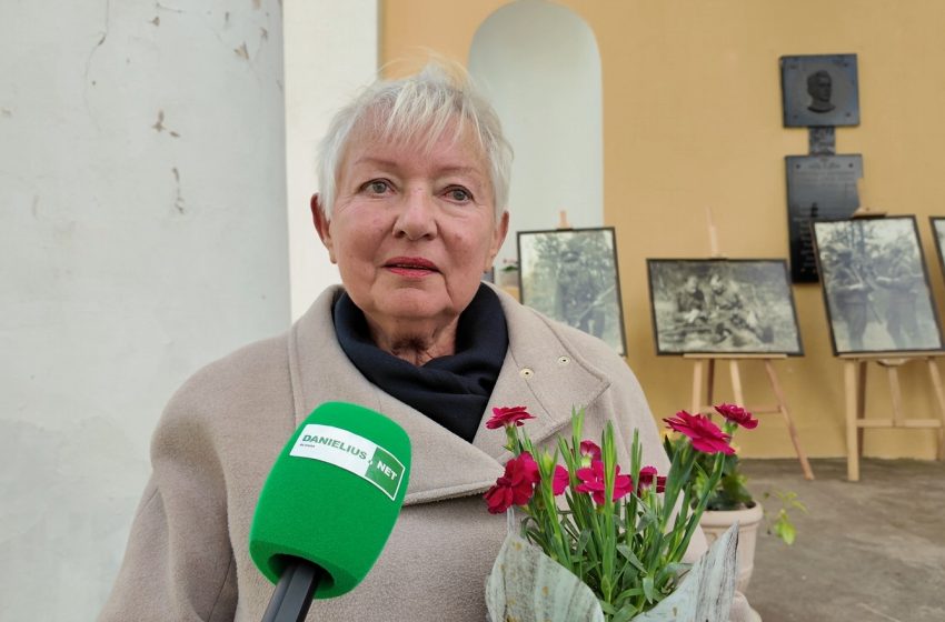 Auksutė Ramanauskaitė-Skokauskienė Nedzingėje kalba apie savo tėvus partizanus Vanagą ir Vandą (video)