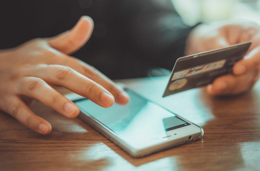  Telefoniniai sukčiai iš lietuvių ir vėl išviliojo milijonus: situacija reikalauja kompleksinio atsako