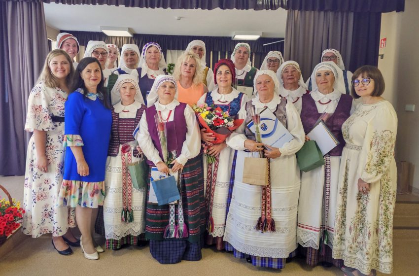 Dubičių folkloro ansamblis „Lakštucis“ paminėjo garbingą 60 metų jubiliejų