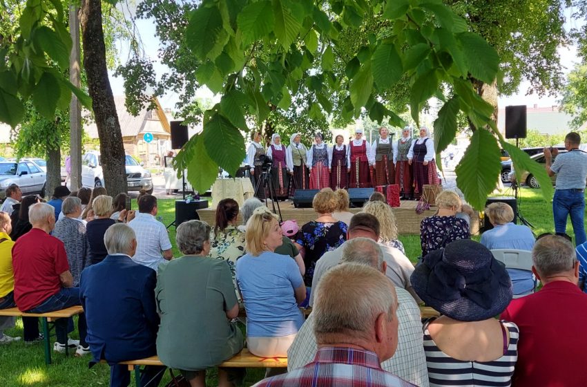 Birželio 15 d. Valkininkai kviečia į Antaninių kermošių