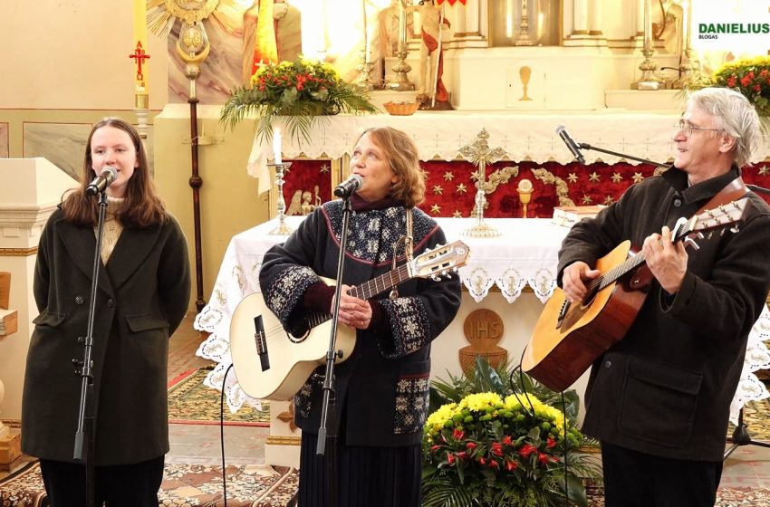 Vaicenavičių šeima – Mes stovėsim vieni (video)