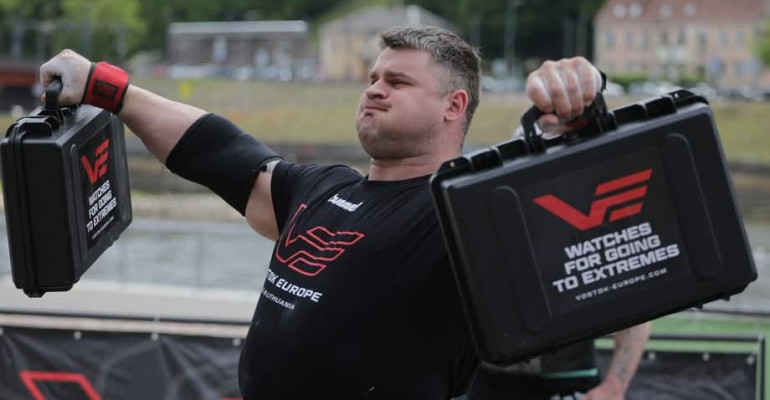 Alytiškis Modestas Struckus su trenksmu pradėjo sezoną: gerina Lietuvos rekordus ir siekia pergalių galiūnų varžybose!