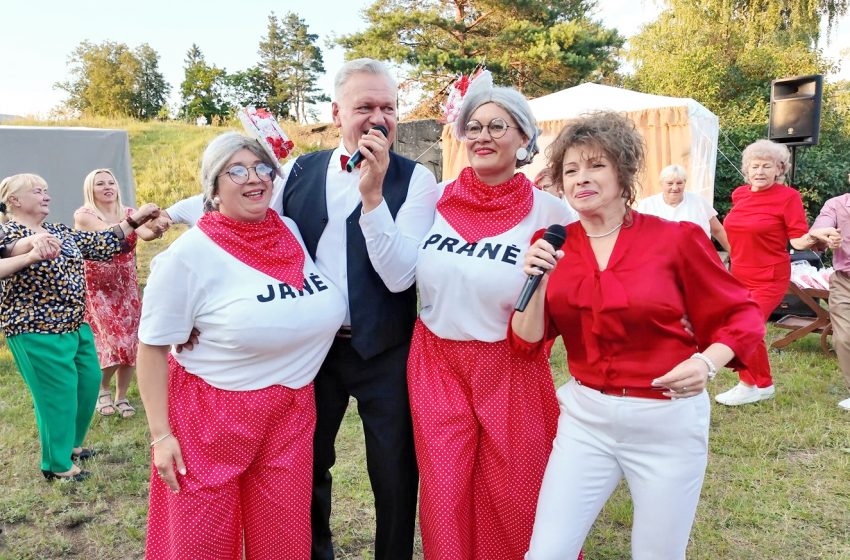  Grupė „Romantikai” koncertavo Gegutės kaime (video)