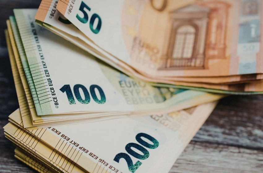  Valstybės kontrolė įspėja: didinant grynųjų atsiskaitymų ribą išaugtų šešėlio rizika