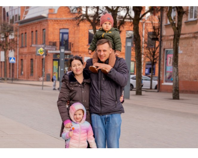  Po 14 metų svetur gyvenęs alytiškis Juozas su šeima grįžo namo: „Alytuje geriausia auginti vaikus“