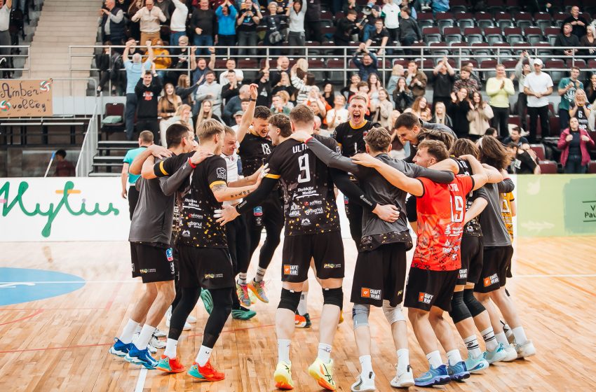  Šventė Alytuje – čempionus nukarūnavę „Ultra“ tinklininkai pirmą kartą žais Lietuvos čempionato finale
