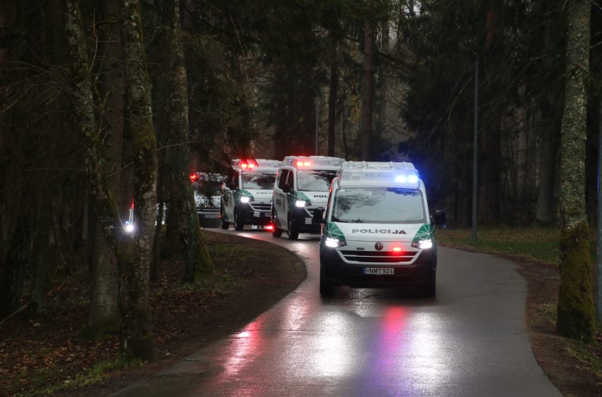  Alytaus apskrities policijos autoparką papildė 17 naujų automobilių
