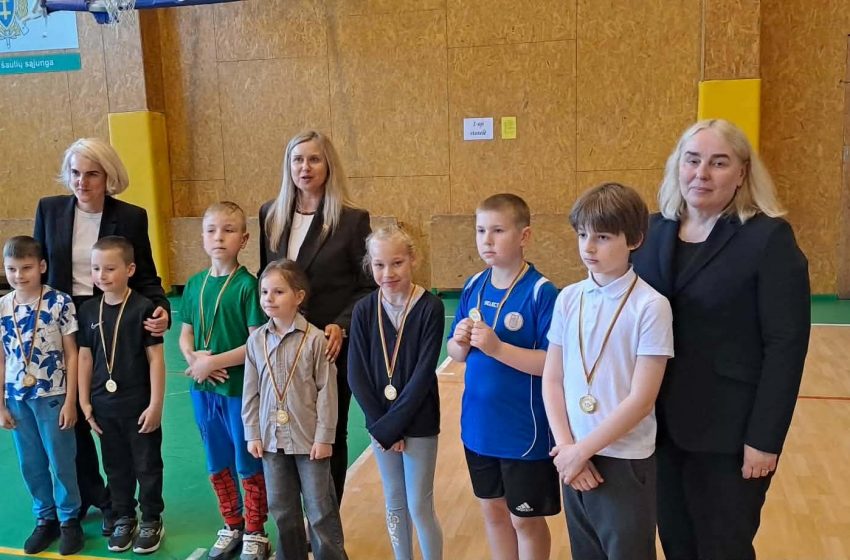  Alytaus Panemunės progimnazijoje – pirmoji olimpiada „Linksmoji trijulė: bėgimas, metimas, šuolis“