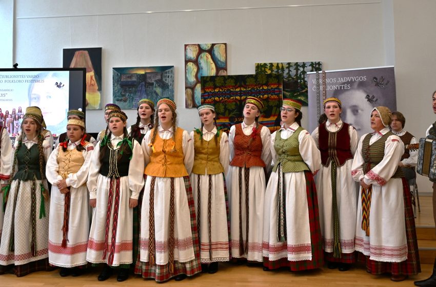  IV Jadvygos Čiurlionytės vardo vaikų ir jaunimo folkloro festivalis Varėnoje