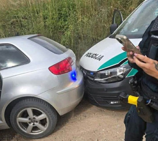  Alytaus regione – virtinė eismo įvykių: girti vairuotojai, policijos automobilio avarija ir sužeistas dviratininkas