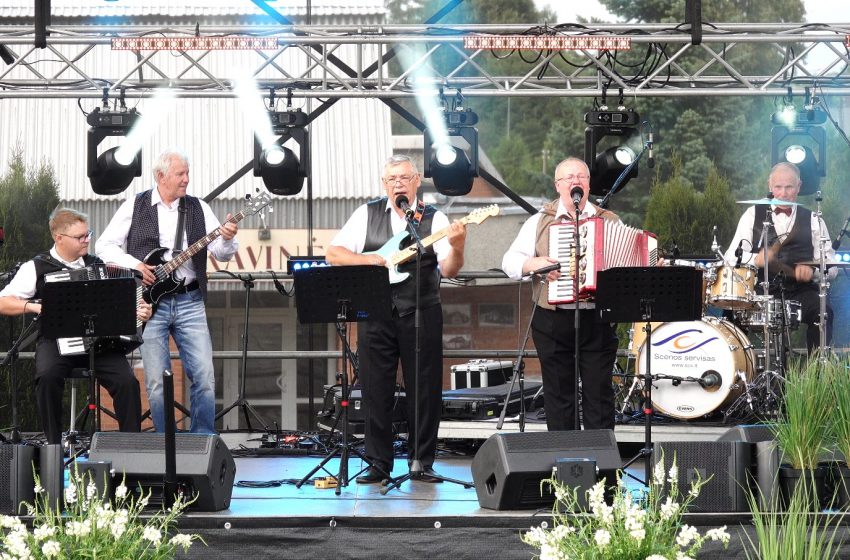  Krokialaukio kapela „Eglynėlis” Dauguose (video)