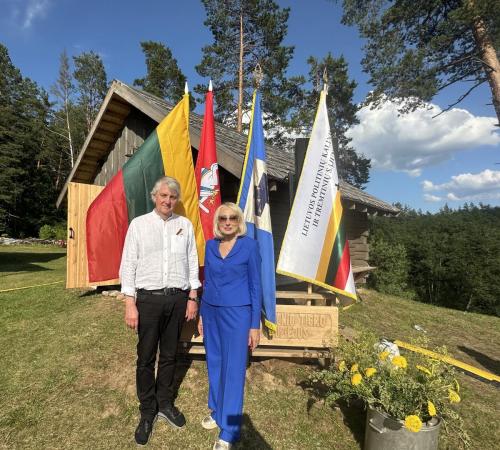 Renginys-Kasciunuose-Angele-Jakavonyte-su-muziejaus-projeto-autoriumi-Gintaru-Caikausku