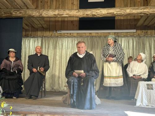 Vaidina-Kamaju-seniunijos-megeju-teatro-grupe